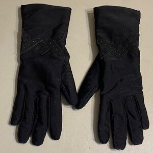 3M Thinsulate Women's Black Insulated Dress Gloves with Decorative Strap